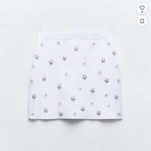 Zara white beaded flower detail embellished thick elastic mini skirt Size S NWT